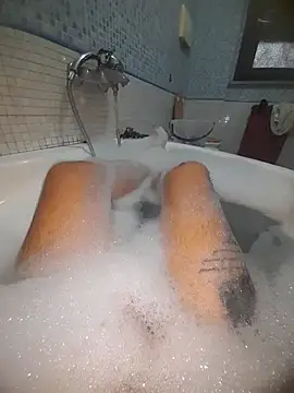 gigilola84 online show from October 9, 2025, 4:40 pm