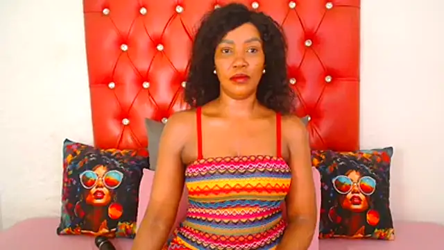 GaggingQueen32 online show from November 27, 2025, 5:35 pm