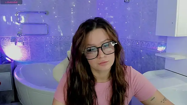 Kate Lil  online show from September 14, 2025, 9:20 am