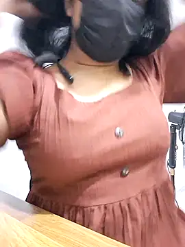 Snapshot of BeautyGirl_sara chatting on September 24, 2025, 12:55 pm BeautyGirl sara online show from September 24, 2025, 12:55 pm