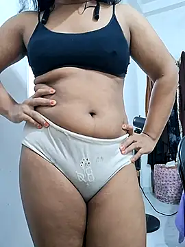 Snapshot of BeautyGirl_sara chatting on November 6, 2025, 4:38 am BeautyGirl sara online show from November 6, 2025, 4:38 am