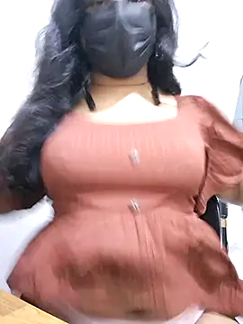 Snapshot of BeautyGirl_sara chatting on October 10, 2025, 5:36 pm BeautyGirl sara online show from October 10, 2025, 5:36 pm