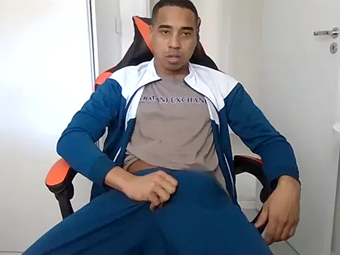 JUNINHOLEKE online show from September 23, 2025, 6:48 pm