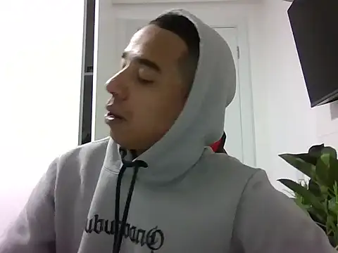 JUNINHOLEKE online show from September 26, 2025, 9:05 am