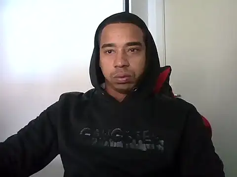 JUNINHOLEKE online show from September 30, 2025, 12:44 pm
