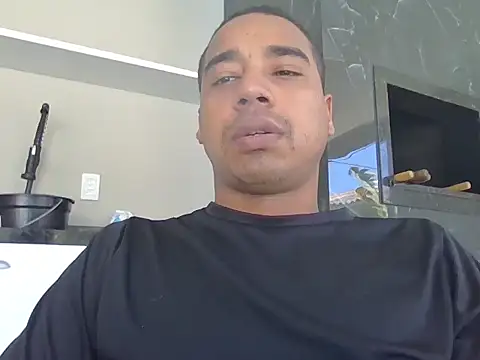 JUNINHOLEKE online show from September 29, 2025, 3:39 pm