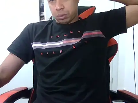 JUNINHOLEKE online show from September 27, 2025, 12:22 pm