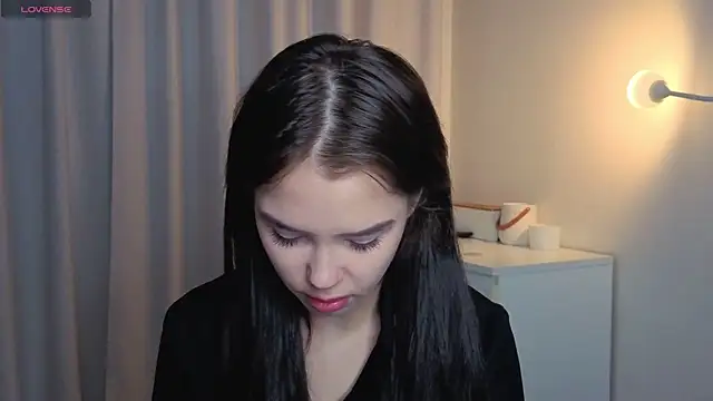 slyshypie online show from December 19, 2025, 1:35 pm