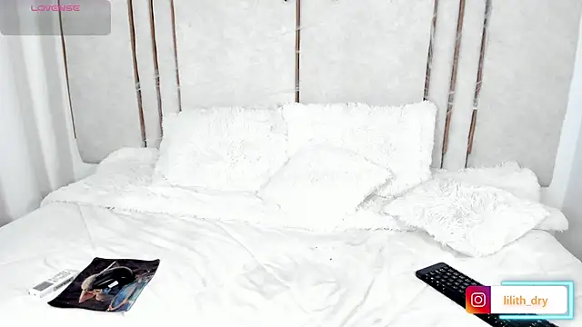 Lilith dry online show from October 11, 2025, 6:53 pm