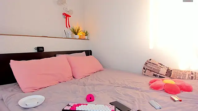 Snapshot of charlottacardi chatting on February 13, 2026, 2:55 am charlottacardi online show from February 13, 2026, 2:55 am