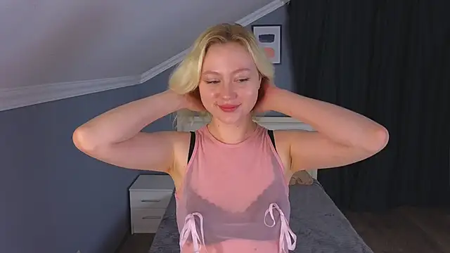 Violet Willis online show from September 27, 2025, 3:40 pm