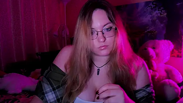 ZayaRush online show from November 3, 2025, 7:17 pm