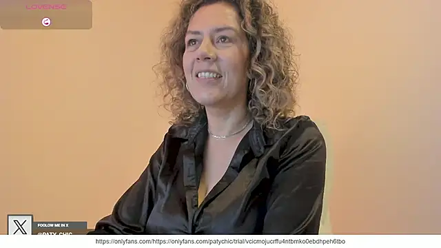 Snapshot of Paty_chic chatting on October 28, 2025, 1:43 pm Paty chic online show from October 28, 2025, 1:43 pm