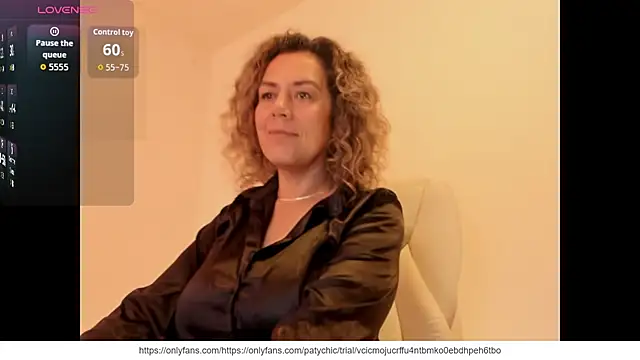 Snapshot of Paty_chic chatting on October 16, 2025, 1:30 pm Paty chic online show from October 16, 2025, 1:30 pm