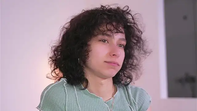 MimiLicks online show from November 6, 2025, 10:08 am