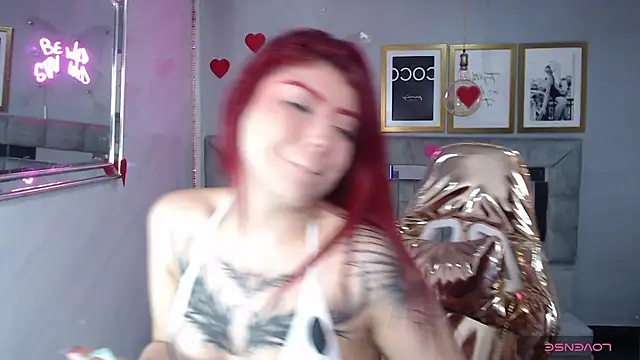 Snapshot of Red_Bunny_v chatting on February 16, 2026, 1:10 pm Red Bunny v online show from February 16, 2026, 1:10 pm