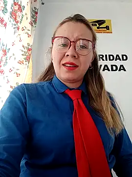 Snapshot of Hannah-colx chatting on November 23, 2025, 4:17 pm Hannah-colx online show from November 23, 2025, 4:17 pm