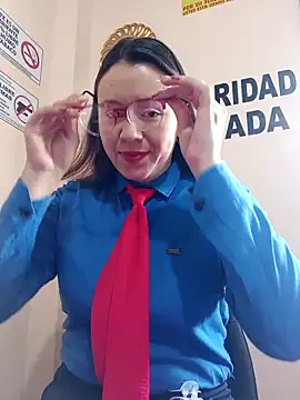 Snapshot of Hannah-colx chatting on November 5, 2025, 4:10 pm Hannah-colx online show from November 5, 2025, 4:10 pm