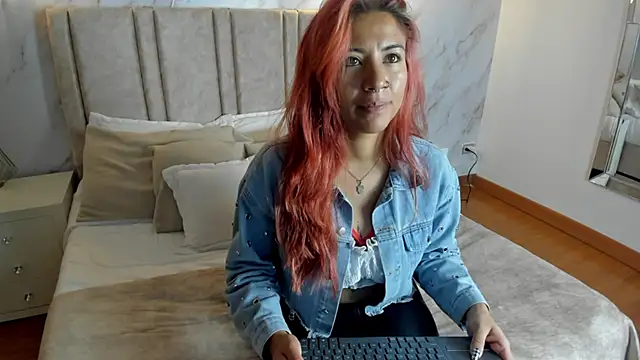Larissa Miller online show from September 25, 2025, 12:22 pm