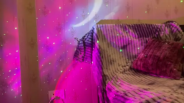 fairy hot  online show from November 15, 2025, 6:12 pm