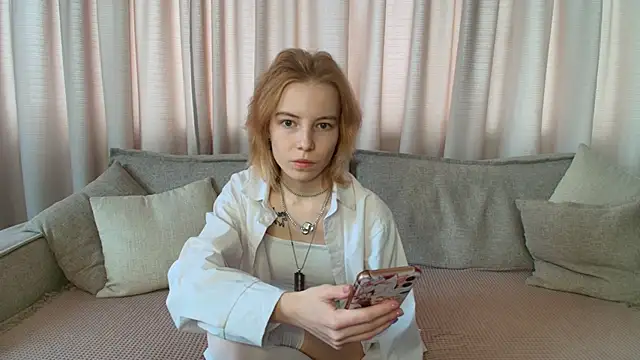 Pink Lila18 online show from March 10, 2026, 3:32 am