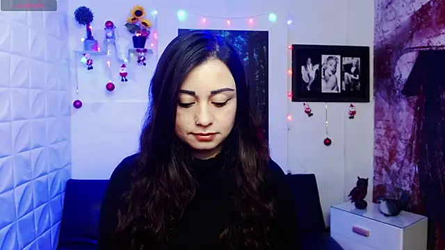 Eva Roussell online show from December 14, 2025, 2:33 pm