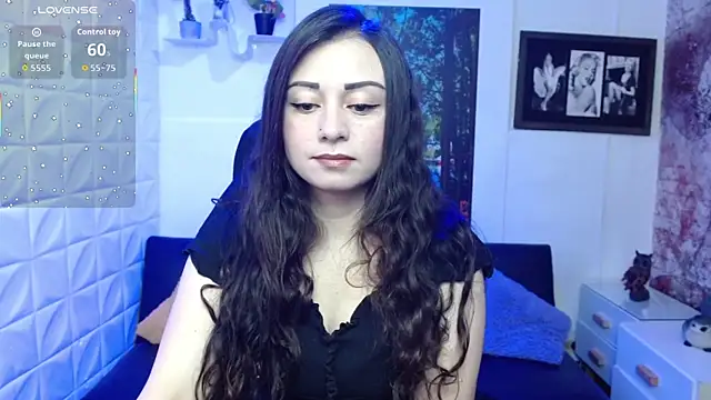 Eva Roussell online show from November 27, 2025, 2:17 pm