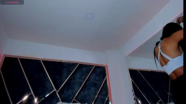 Snapshot of SusanaHenao chatting on November 19, 2025, 5:46 pm SusanaHenao online show from November 19, 2025, 5:46 pm