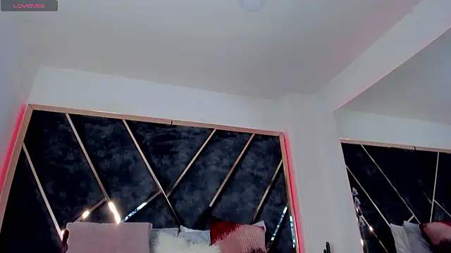 Snapshot of SusanaHenao chatting on October 3, 2025, 7:26 pm SusanaHenao online show from October 3, 2025, 7:26 pm