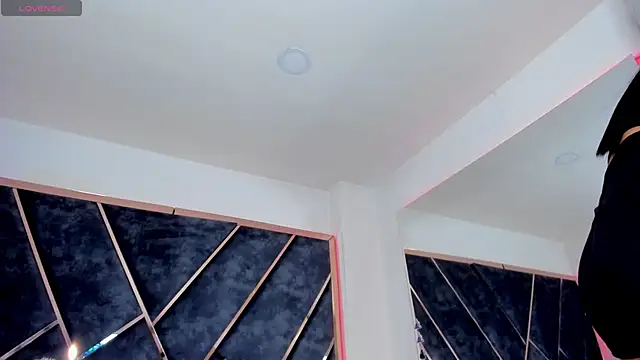 Snapshot of SusanaHenao chatting on November 16, 2025, 5:06 pm SusanaHenao online show from November 16, 2025, 5:06 pm