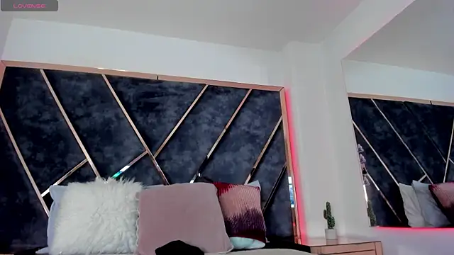 Snapshot of SusanaHenao chatting on October 4, 2025, 7:26 pm SusanaHenao online show from October 4, 2025, 7:26 pm