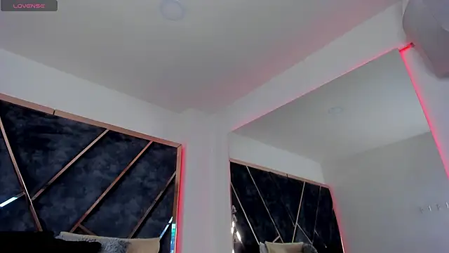 Snapshot of SusanaHenao chatting on September 16, 2025, 5:03 pm SusanaHenao online show from September 16, 2025, 5:03 pm