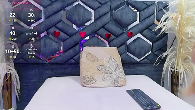 Natasha-Adams online show from October 7, 2025, 9:27 pm