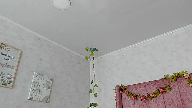 Snapshot of AnyaJay chatting on November 12, 2025, 10:13 pm AnyaJay online show from November 12, 2025, 10:13 pm