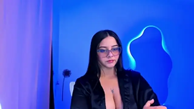 val ferrer online show from October 7, 2025, 2:45 am