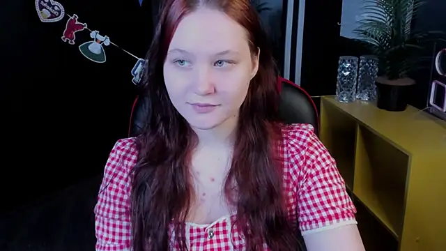 Ruby Dark online show from September 18, 2025, 6:05 am