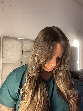 AnnyLopezzz  online show from April 17, 2026, 4:26 am