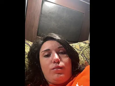 torilayne1970 online show from November 18, 2025, 11:35 am