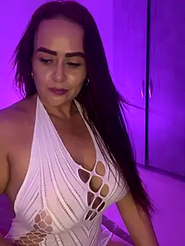 Snapshot of kattywil chatting on December 3, 2025, 6:14 am kattywil online show from December 3, 2025, 6:14 am