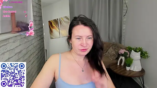 Snapshot of Lea_shadom chatting on February 9, 2026, 1:03 am Lea shadom online show from February 9, 2026, 1:03 am