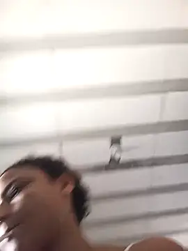 Snapshot of Guigui34 chatting on September 20, 2025, 12:10 pm Guigui34 online show from September 20, 2025, 12:10 pm