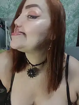 MayaLuna1 online show from February 4, 2026, 10:27 pm