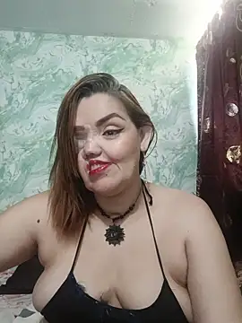 MayaLuna1 online show from November 18, 2025, 5:05 pm