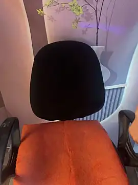 Yumii 09 online show from March 26, 2026, 4:44 am