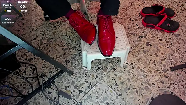 nino bonnucci online show from October 4, 2025, 11:45 am