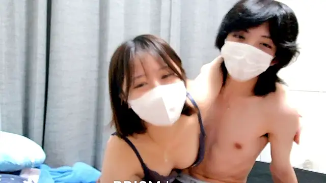 Snapshot of Chii_Rii_couple chatting on October 21, 2025, 2:27 pm Chii Rii couple online show from October 21, 2025, 2:27 pm