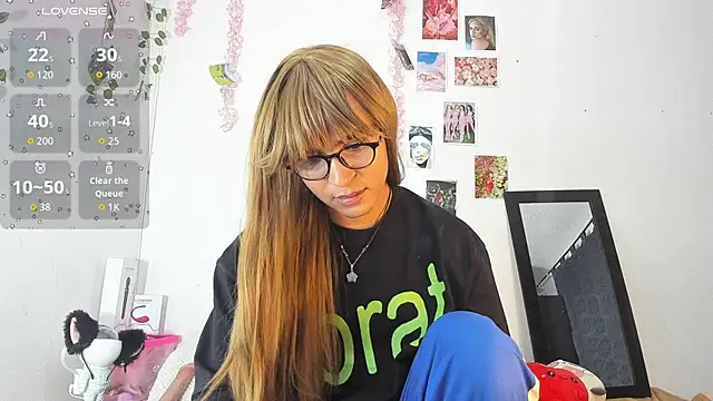 Snapshot of cute_sammy_1 chatting on November 14, 2025, 8:12 pm cute sammy 1 online show from November 14, 2025, 8:12 pm