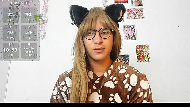 Snapshot of cute_sammy_1 chatting on November 12, 2025, 12:20 pm cute sammy 1 online show from November 12, 2025, 12:20 pm