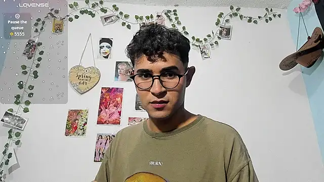 Snapshot of cute_sammy_1 chatting on November 26, 2025, 7:36 pm cute sammy 1 online show from November 26, 2025, 7:36 pm