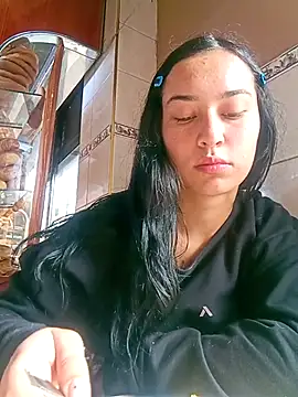 Sol Sunny online show from February 5, 2026, 9:32 pm